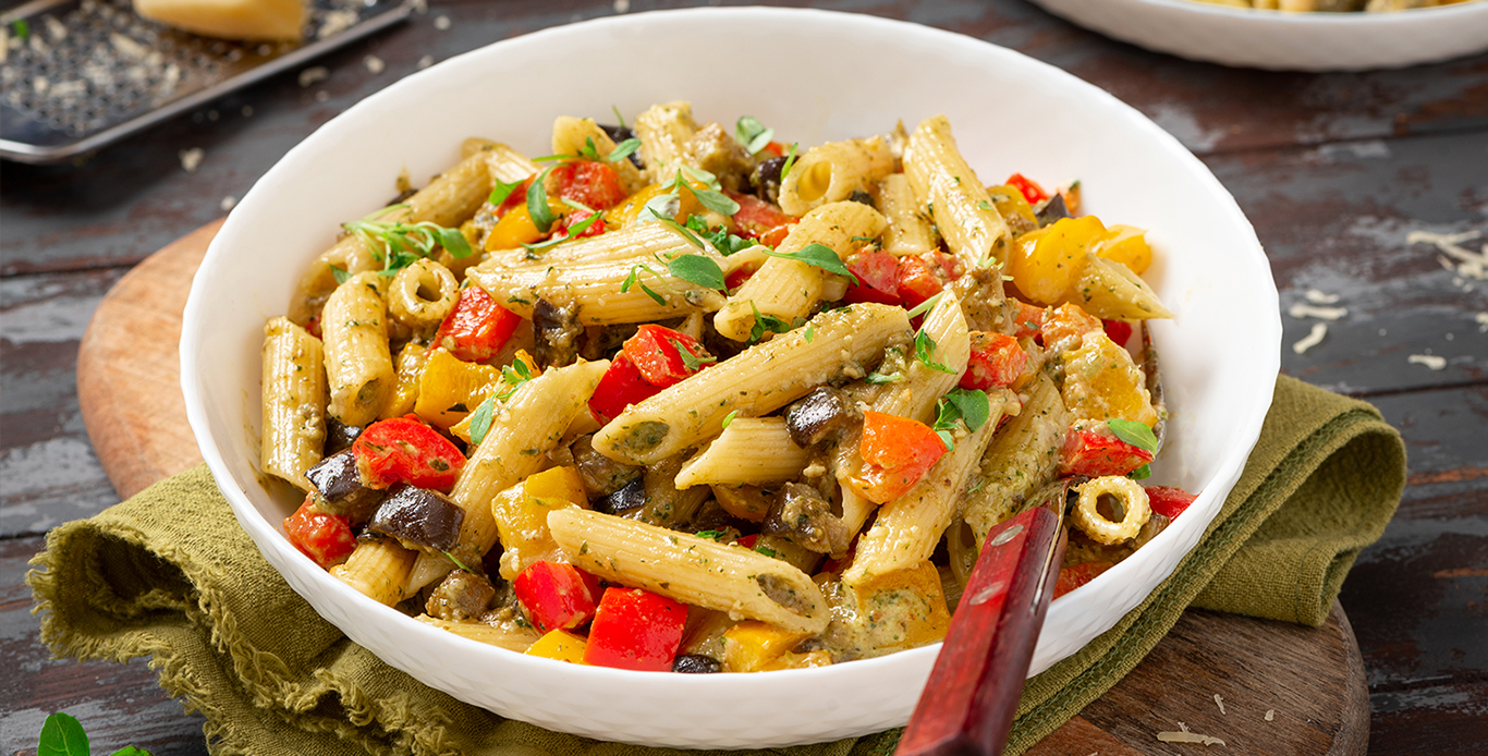 BASIL WALNUT PESTO SALAD WITH ROASTED VEGGIESÂ 